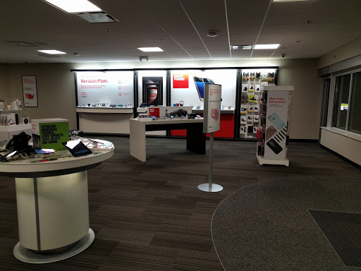 Cell Phone Store «Verizon», reviews and photos, 2531 S Lapeer Rd, Orion Charter Township, MI 48360, USA