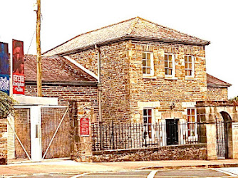 Glin Library (Old Courthouse)