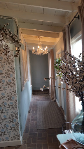 Boutique «High Cotton Vintage Home Furnishings», reviews and photos, 213 N Spring St, Manchester, TN 37355, USA