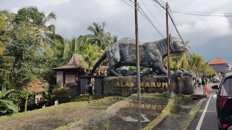 Patung Luwak Bali