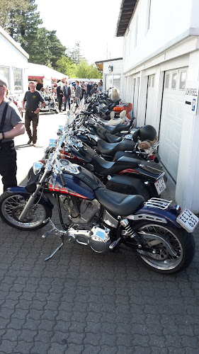 Anmeldelser af AMC-93 i Esbjerg - Motorcykelforhandler