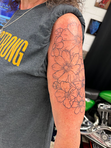 Explore female finger tattoo ideas, creative tattoo ideas in Orland, available at K1LL3R ARTW0RK