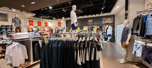 Magasin de vêtements pour hommes Jules Cernay Cernay