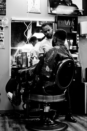 Barber Shop «Dream Team Barber Shop», reviews and photos, 7107 Turfway Rd, Florence, KY 41042, USA