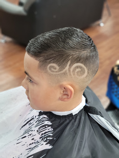 Barber Shop «Trending Barbershop», reviews and photos, 3024 N Belt Line Rd, Irving, TX 75062, USA