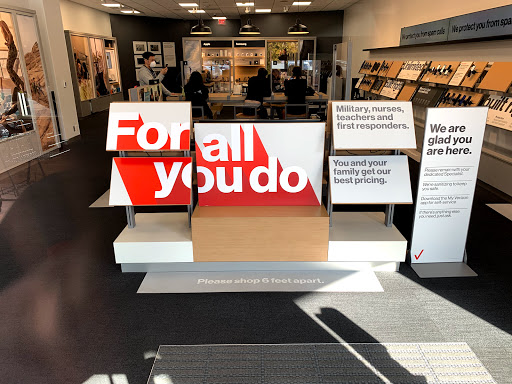 Cell Phone Store «Verizon», reviews and photos, 2290 Bridgepointe Pkwy, San Mateo, CA 94404, USA