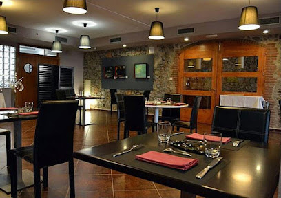 Restaurant Quinoa - C. de Miquel Barceló, 29, BAJO, 43730 Falset, Tarragona, Spain