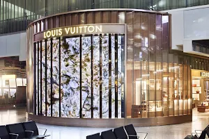 Louis Vuitton Heathrow T5 image