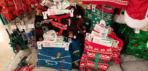 Pet Supply Store «PetSmart», reviews and photos, 13241 Gateway Center Dr, Gainesville, VA 20155, USA