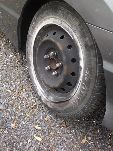 Auto Body Shop «D&H Collision Center», reviews and photos, 1783 Elmwood Ave, Warwick, RI 02888, USA