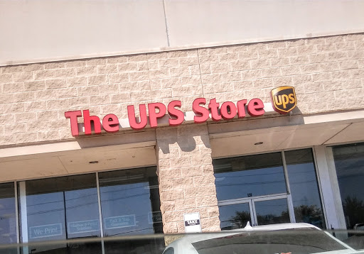 Shipping and Mailing Service «UPS Store Print and Mailbox Rental», reviews and photos, 4621 S Cooper St #131, Arlington, TX 76017, USA