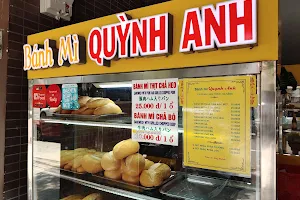 Bánh mì Quỳnh Anh image