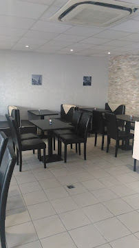 Atmosphère du Restaurant Pizzeria Labraize à La Chaussée-Saint-Victor - n°3