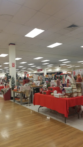 Department Store «T.J. Maxx», reviews and photos, 865 Bridgeport Ave, Shelton, CT 06484, USA