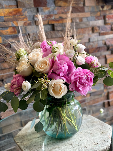 Florist «Eltingville Florist», reviews and photos, 3938 Richmond Ave, Staten Island, NY 10312, USA