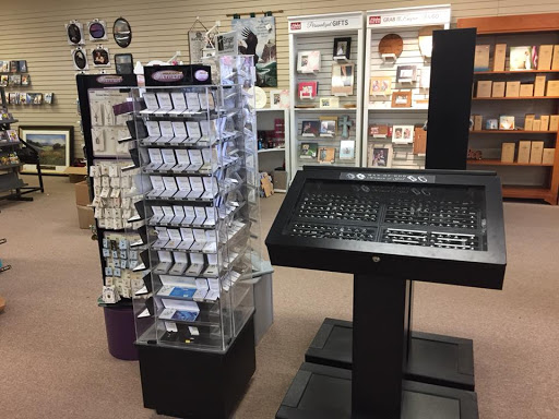 Christian Book Store «Rainbow West», reviews and photos, 831 Lancaster Dr NE, Salem, OR 97301, USA