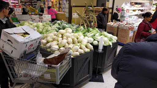 Korean Grocery Store «Lotte Plaza Market - Gaithersburg», reviews and photos, 221 Muddy Branch Rd, Gaithersburg, MD 20878, USA