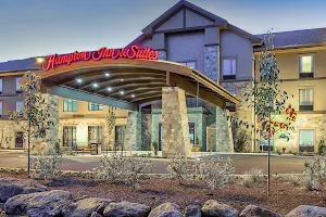 Hampton Inn & Suites Bend image