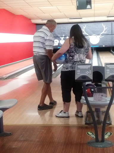 Bowling Alley «Brunswick Zone Playmor Bowl», reviews and photos, 5840 Buttermilk Hollow Rd, Pittsburgh, PA 15207, USA