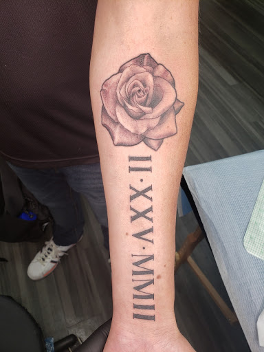 Tattoo Shop «Funhouse Tattoo», reviews and photos, 1453 Garnet Ave, San Diego, CA 92109, USA