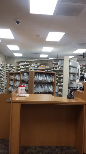 Grocery Store «Kroger», reviews and photos, 4777 Kenard Ave, Cincinnati, OH 45232, USA