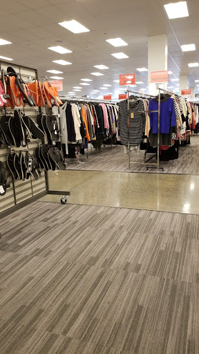 Department Store «Nordstrom Rack East Bay Bridge Shopping Center», reviews and photos, 3839 Emery St, Emeryville, CA 94608, USA