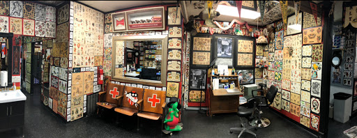 Tattoo Shop «New Life Tattoos», reviews and photos, 404 E Green St, Champaign, IL 61820, USA