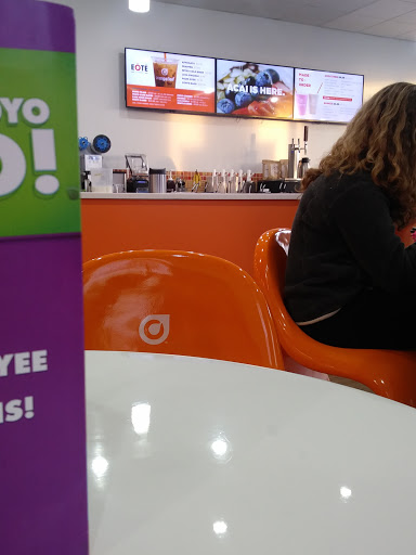 Frozen Yogurt Shop «Orange Leaf Frozen Yogurt», reviews and photos, 4866 1st Ave NE, Cedar Rapids, IA 52402, USA