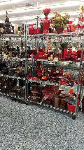 Thrift Store «St Vincent de Paul Kenosha Thrift Store», reviews and photos, 7531 30th Ave, Kenosha, WI 53142, USA