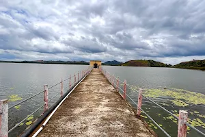 Mydala lake , channel image
