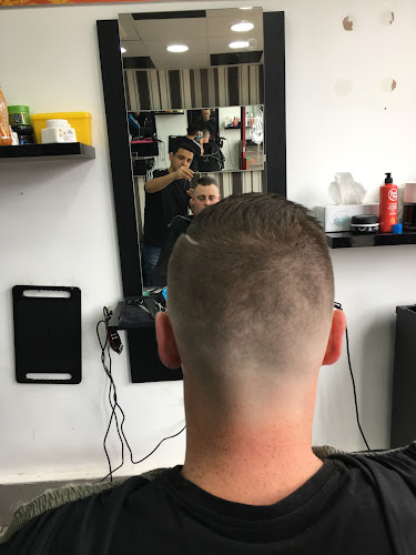 Comments and reviews of Martins barber shop in fallowfield