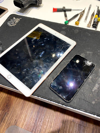 Electronics Repair Shop «Cellfone MD - cell phone repair», reviews and photos, 7637 N Milwaukee Ave, Niles, IL 60714, USA