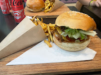 Plats et boissons du Restaurant de hamburgers WARLIS&BRO à Lyon - n°4