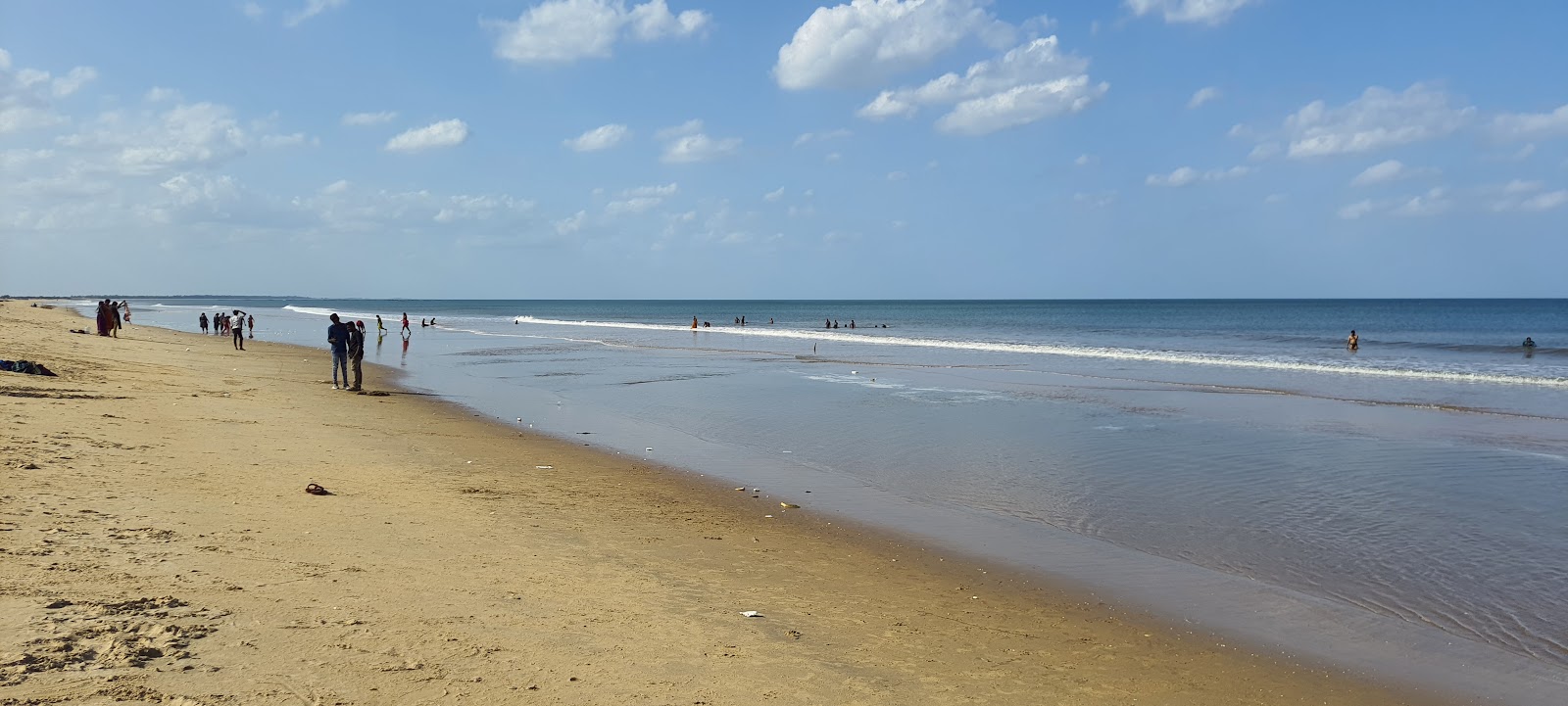 Foto van Ramayapattanam public Beach met helder zand oppervlakte