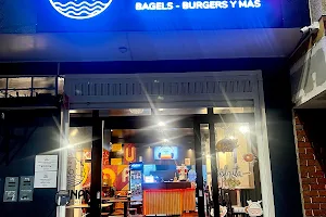 KHUNAN Bagels, Burgers y Más image