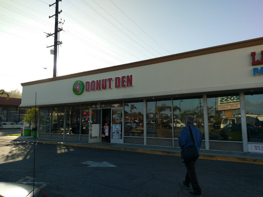 Donut Shop «DONUT DEN», reviews and photos, 4257 Pacific Coast Hwy, Torrance, CA 90505, USA