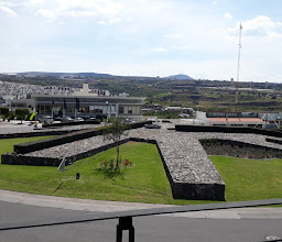 Monument to the Priza El Mirador photo