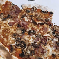 Plats et boissons du Pizzeria Mister Pizza Californie à Nice - n°2