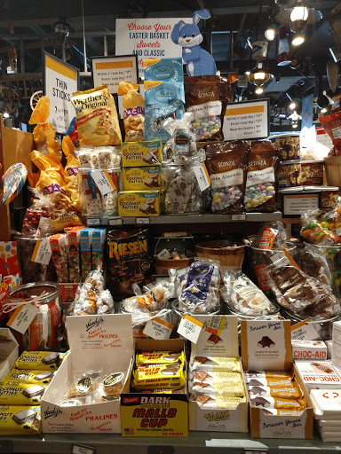 American Restaurant «Cracker Barrel Old Country Store», reviews and photos, 30 Research Dr, Milford, CT 06460, USA