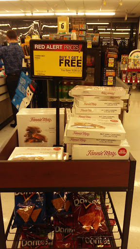 Grocery Store «Jewel-Osco», reviews and photos, 2128 S Mannheim Rd, Westchester, IL 60154, USA