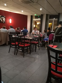 Atmosphère du Restaurant Une Place A Table à Montalieu-Vercieu - n°1