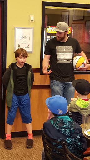 Pizza Restaurant «Round Table Pizza», reviews and photos, 34410 16th Ave S, Federal Way, WA 98003, USA