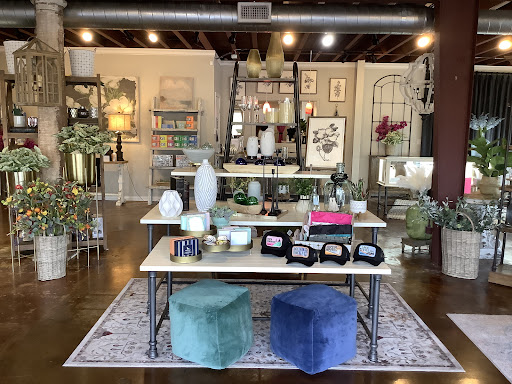 Mays Street Boutique, 2001 N Mays St # 6, Round Rock, TX 78664, USA, 