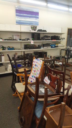 Thrift Store «Waterfront Rescue Mission Thrift Store», reviews and photos, 4376 Gulf Breeze Pkwy, Gulf Breeze, FL 32563, USA