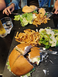 Plats et boissons du Restaurant de hamburgers Les Burgers de Colette - Toulouse - n°17