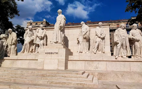 Kossuth Lajos Monument image