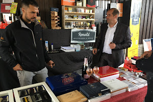 Renold Cigars I Spirits & Wine