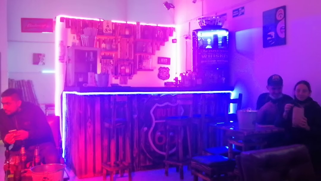 La Cumbre del Xielo Bar Lounge