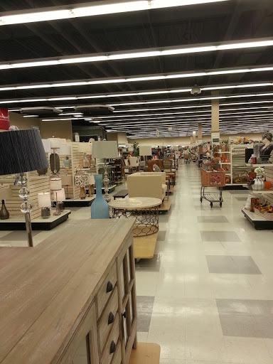 Department Store «T.J. Maxx and HomeGoods», reviews and photos, 7349 Lemont Rd, Downers Grove, IL 60516, USA