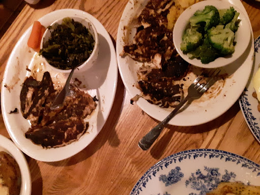 American Restaurant «Cracker Barrel Old Country Store», reviews and photos, 2115 S Church St, Murfreesboro, TN 37130, USA